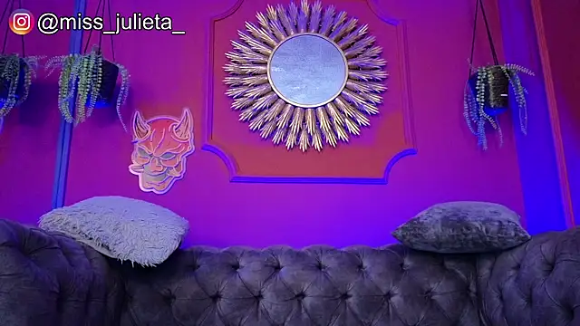 Julieta Russell online show from 05/26/26, 11:50