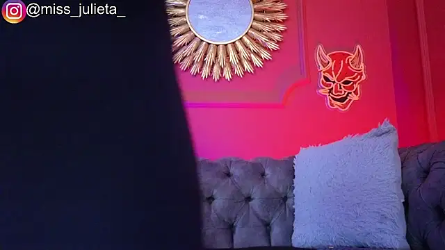 Julieta Russell online show from 06/19/26, 12:20