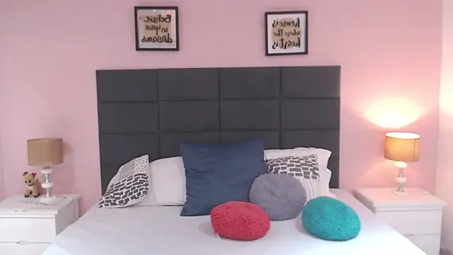 MadisonJenner online show from 12/12/24, 12:44