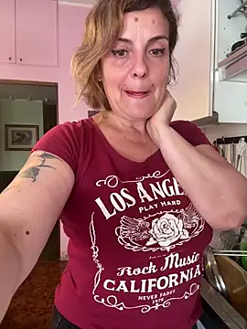 Snapshot of Sunbelxx chatting on 09/15/25, 08:03 Sunbelxx online show from 09/15/25, 08:03