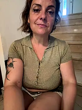 Snapshot of Sunbelxx chatting on 09/18/25, 10:28 Sunbelxx online show from 09/18/25, 10:28