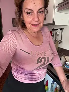 Snapshot of Sunbelxx chatting on 09/30/25, 07:35 Sunbelxx online show from 09/30/25, 07:35