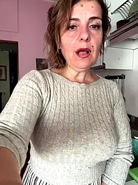 Snapshot of Sunbelxx chatting on 10/07/25, 07:38 Sunbelxx online show from 10/07/25, 07:38