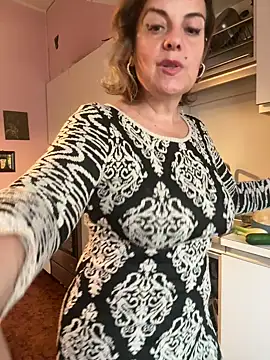 Snapshot of Sunbelxx chatting on 10/31/25, 08:37 Sunbelxx online show from 10/31/25, 08:37