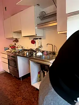 Snapshot of Sunbelxx chatting on 11/05/25, 09:20 Sunbelxx online show from 11/05/25, 09:20