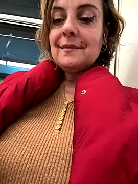 Snapshot of Sunbelxx chatting on 11/14/25, 12:48 Sunbelxx online show from 11/14/25, 12:48