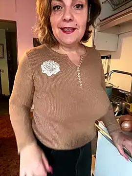 Snapshot of Sunbelxx chatting on 11/18/25, 08:41 Sunbelxx online show from 11/18/25, 08:41