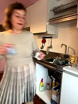 Snapshot of Sunbelxx chatting on 11/19/25, 08:47 Sunbelxx online show from 11/19/25, 08:47