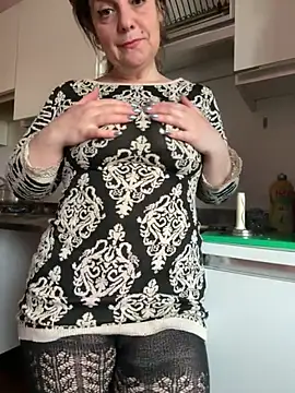 Snapshot of Sunbelxx chatting on 11/26/25, 09:21 Sunbelxx online show from 11/26/25, 09:21