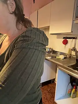 Snapshot of Sunbelxx chatting on 12/01/25, 08:52 Sunbelxx online show from 12/01/25, 08:52