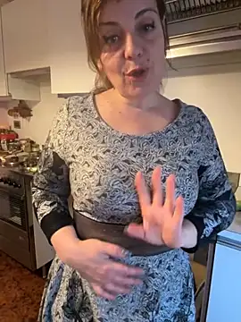 Snapshot of Sunbelxx chatting on 12/02/25, 09:03 Sunbelxx online show from 12/02/25, 09:03