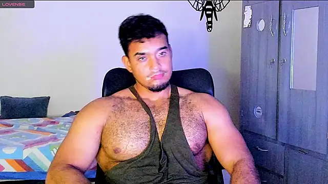 Big furry bear13 online show from 01/24/25, 09:17