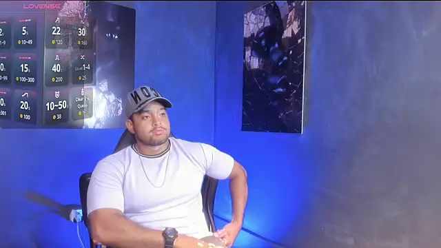 Big furry bear13 online show from 09/25/25, 05:55