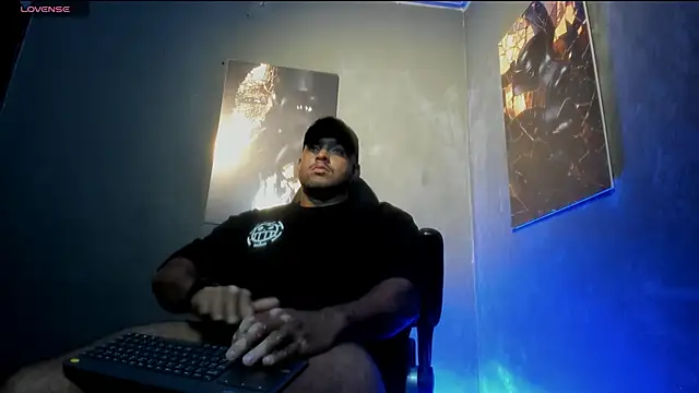 Big furry bear13 online show from 10/03/25, 05:15