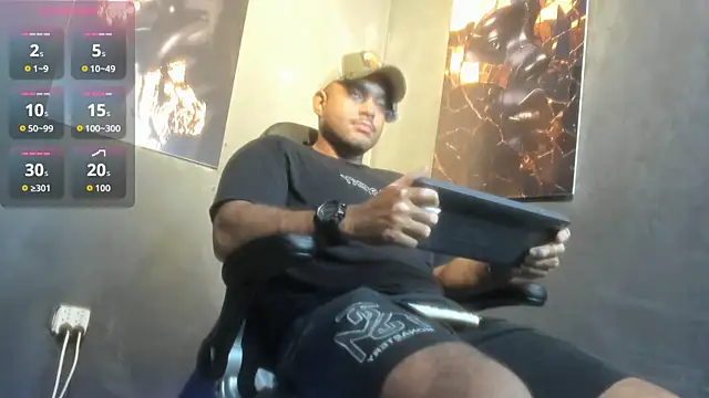 Big furry bear13 online show from 10/06/25, 10:12