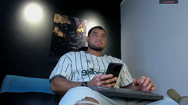 Big furry bear13 online show from 06/19/26, 04:39