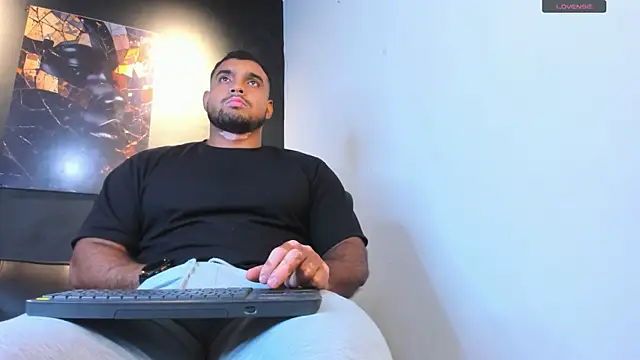 Big furry bear13 online show from 07/03/26, 11:05