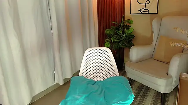 angela santana  online show from 12/11/24, 06:09