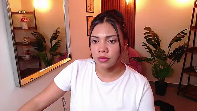 angela santana  online show from 12/21/24, 12:20