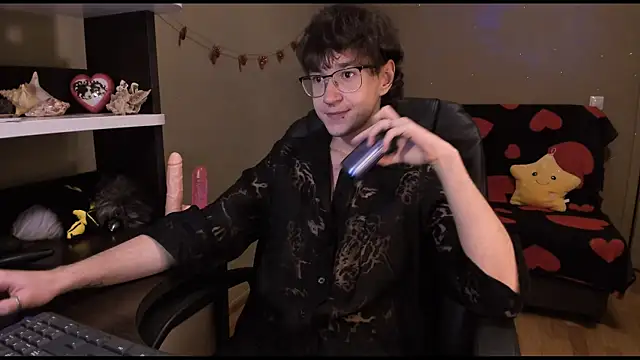 Snapshot of zackstivens chatting on 02/14/25, 11:20 zackstivens online show from 02/14/25, 11:20