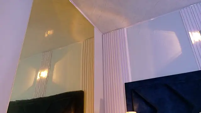 Snapshot of MollyCruz chatting on 10/21/25, 10:38 MollyCruz online show from 10/21/25, 10:38