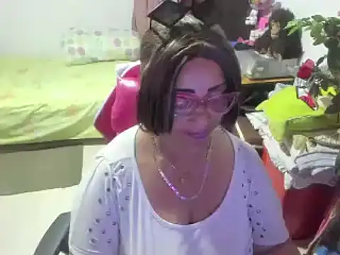 Mrs mommy  online show from 12/24/24, 09:33