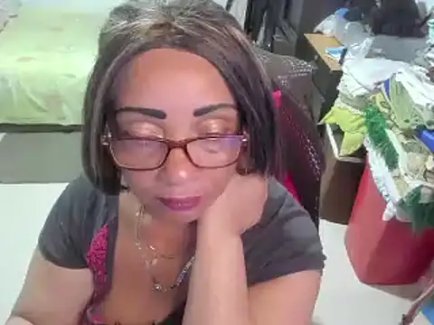 Mrs mommy  online show from 12/28/24, 08:58