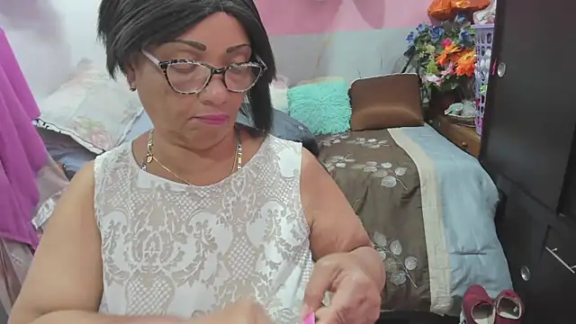 Mrs mommy  online show from 06/15/26, 07:05