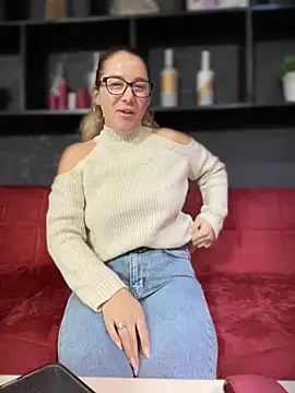 HotXMom online show from 12/10/24, 07:26