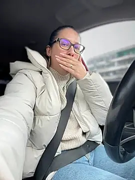 HotXMom online show from 12/10/24, 10:28