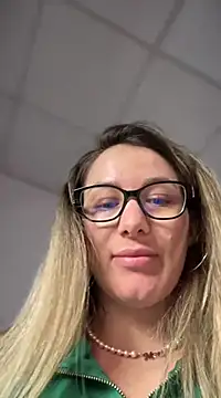 HotXMom online show from 12/11/24, 10:14