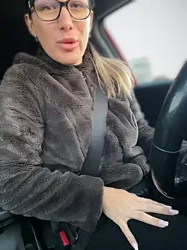 HotXMom online show from 09/28/25, 04:07