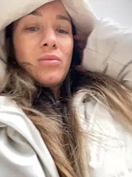 HotXMom online show from 10/09/25, 05:49