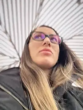 HotXMom online show from 11/05/25, 06:46