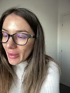 HotXMom online show from 12/16/25, 07:24