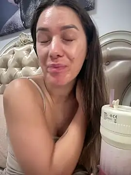 HotXMom online show from 06/10/26, 06:23