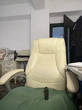 HotXMom online show from 07/17/26, 06:53