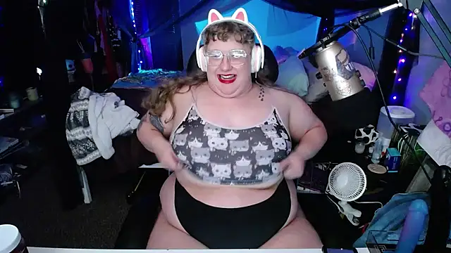 Snapshot of FatVeronica chatting on 01/29/25, 09:55 FatVeronica online show from 01/29/25, 09:55