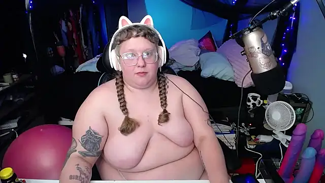 Snapshot of FatVeronica chatting on 03/16/25, 03:06 FatVeronica online show from 03/16/25, 03:06