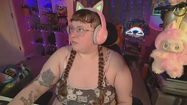 Snapshot of FatVeronica chatting on 02/08/26, 02:09 FatVeronica online show from 02/08/26, 02:09