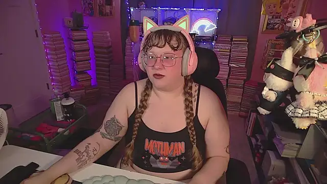Snapshot of FatVeronica chatting on 06/27/26, 05:07 FatVeronica online show from 06/27/26, 05:07