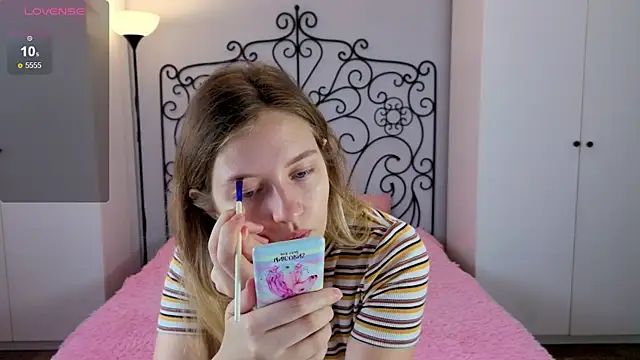 Ksuhesa online show from 10/10/25, 02:10