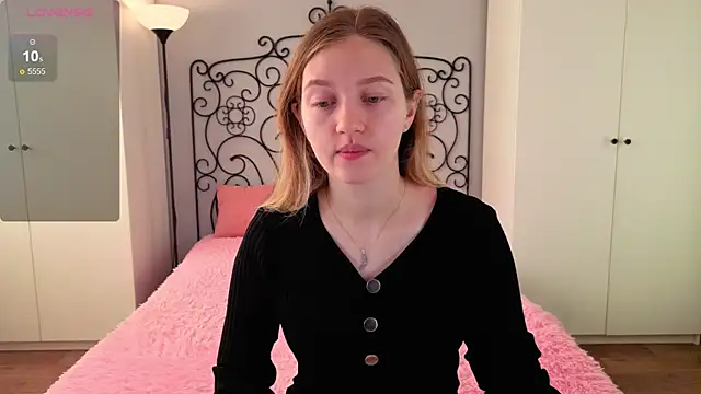 Ksuhesa online show from 10/17/25, 02:04