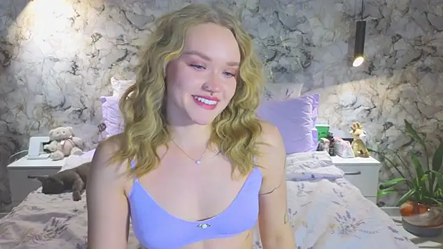 Aurora Golden1 online show from 11/27/25, 04:31