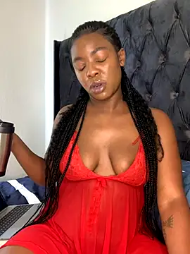 Snapshot of Ass-Queen chatting on 11/06/25, 07:20 Ass-Queen online show from 11/06/25, 07:20