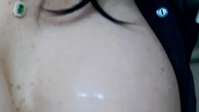 Snapshot of NicolleReyn chatting on 02/13/25, 08:34 NicolleReyn online show from 02/13/25, 08:34