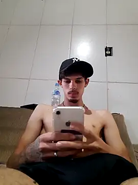 Snapshot of jaozinMg chatting on 11/11/25, 02:06 jaozinMg online show from 11/11/25, 02:06