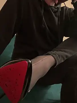 Snapshot of Sissy_Ambre chatting on 02/21/25, 06:59 Sissy Ambre online show from 02/21/25, 06:59