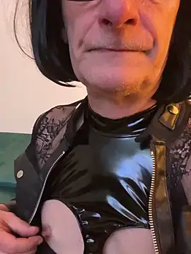 Snapshot of Sissy_Ambre chatting on 02/23/25, 02:07 Sissy Ambre online show from 02/23/25, 02:07