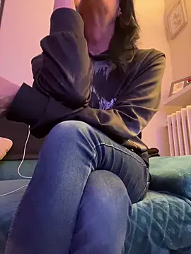 Snapshot of Sissy_Ambre chatting on 03/17/25, 06:11 Sissy Ambre online show from 03/17/25, 06:11